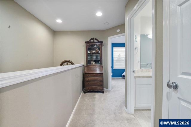 903 Eisenhower Dr NW, Salem, OR 97304