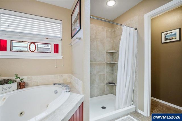 903 Eisenhower Dr NW, Salem, OR 97304