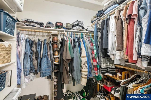 903 Eisenhower Dr NW, Salem, OR 97304