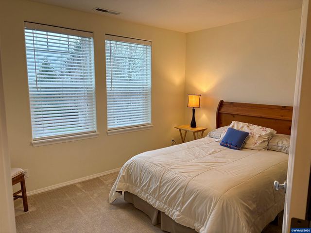 903 Eisenhower Dr NW, Salem, OR 97304