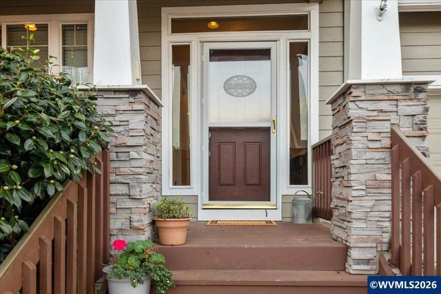 903 Eisenhower Dr NW, Salem, OR 97304