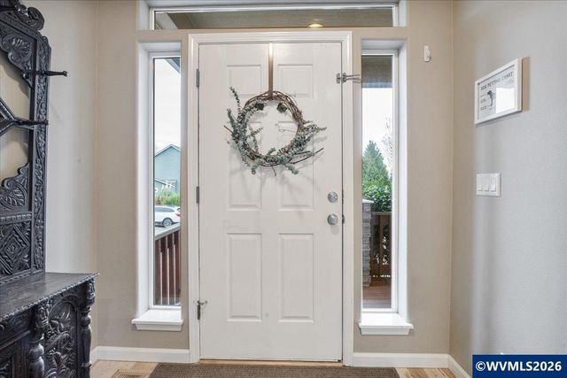 903 Eisenhower Dr NW, Salem, OR 97304