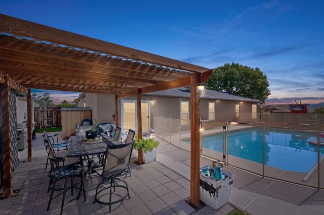 4550 Pyrite Court NE, Rio Rancho, NM 87124