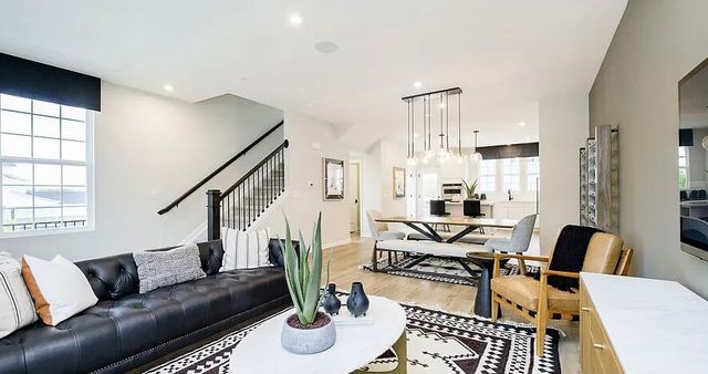 2635 Lohan Way 1, Hoffman Estates, IL 60192