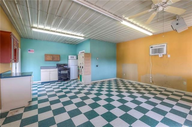 140 NW 1501 Road, Urich, MO 64788