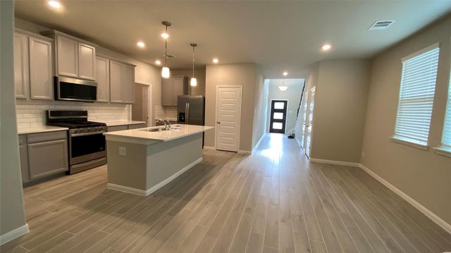 7059 Silverleaf Oak Street, Conroe, TX 77304