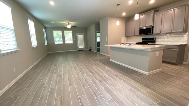 7059 Silverleaf Oak Street, Conroe, TX 77304