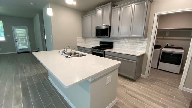 7059 Silverleaf Oak Street, Conroe, TX 77304