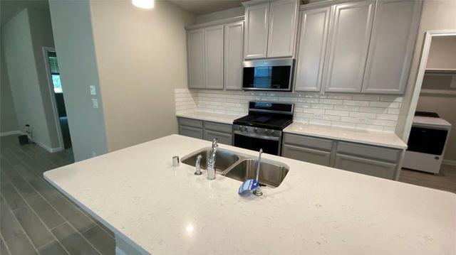 7059 Silverleaf Oak Street, Conroe, TX 77304