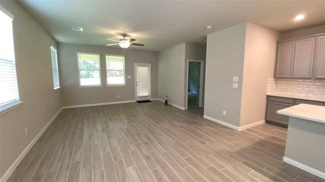 7059 Silverleaf Oak Street, Conroe, TX 77304