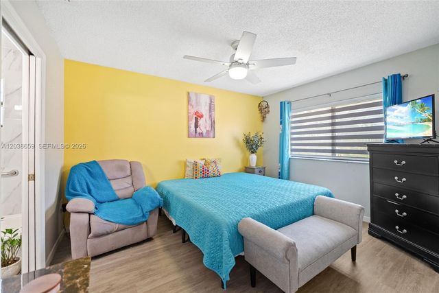 2770 W 60th Place 202, Hialeah, FL 33016