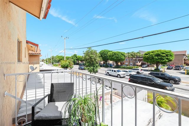 2770 W 60th Place 202, Hialeah, FL 33016