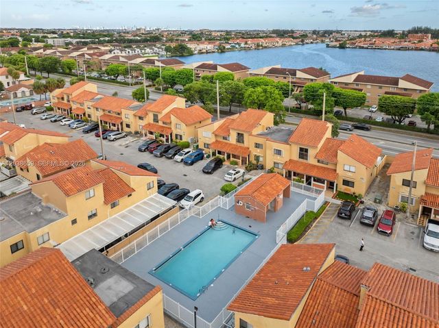 2770 W 60th Place 202, Hialeah, FL 33016