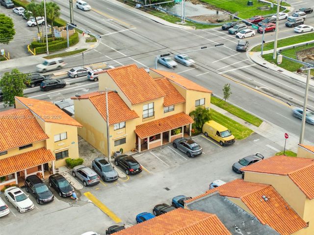 2770 W 60th Place 202, Hialeah, FL 33016