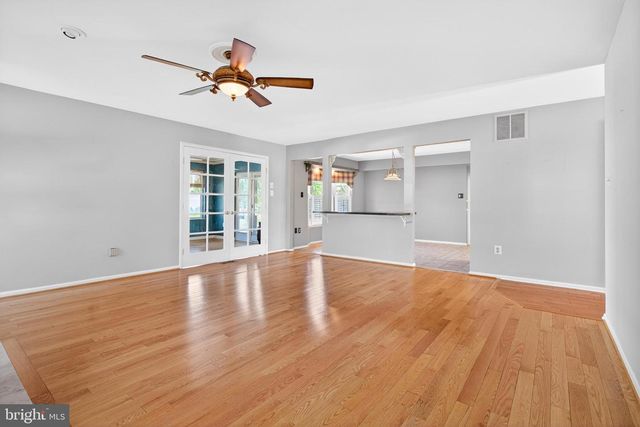 14 HILLIARD WAY, Sewell, NJ 08080