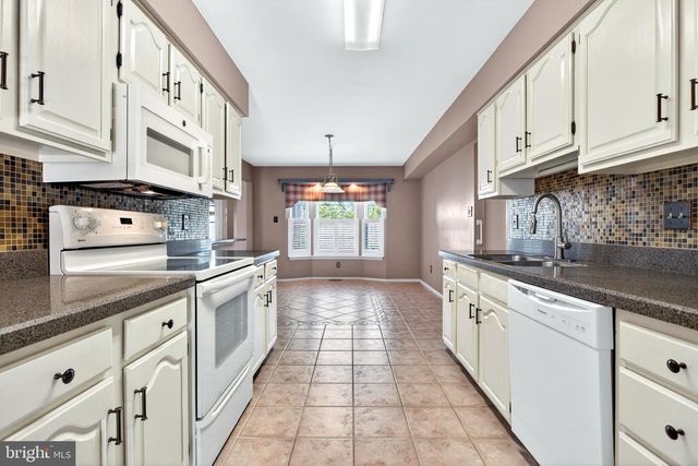 14 HILLIARD WAY, Sewell, NJ 08080