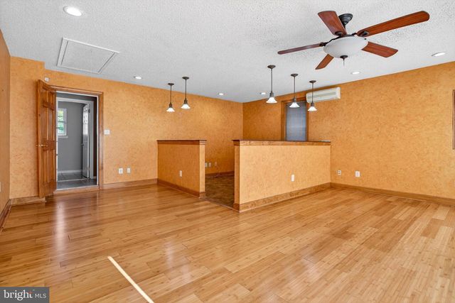 14 HILLIARD WAY, Sewell, NJ 08080