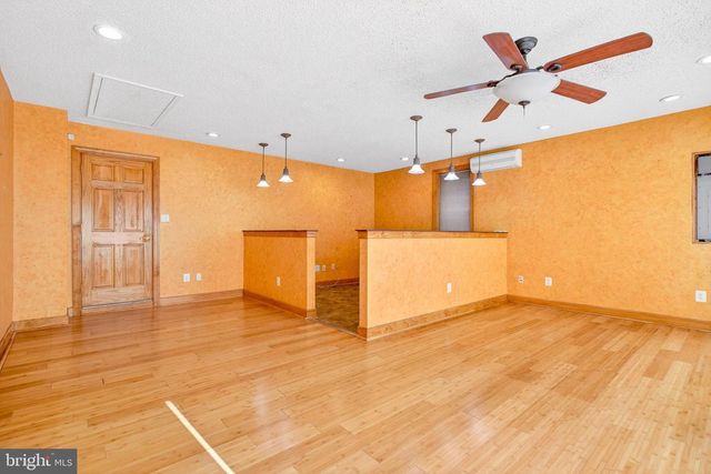 14 HILLIARD WAY, Sewell, NJ 08080