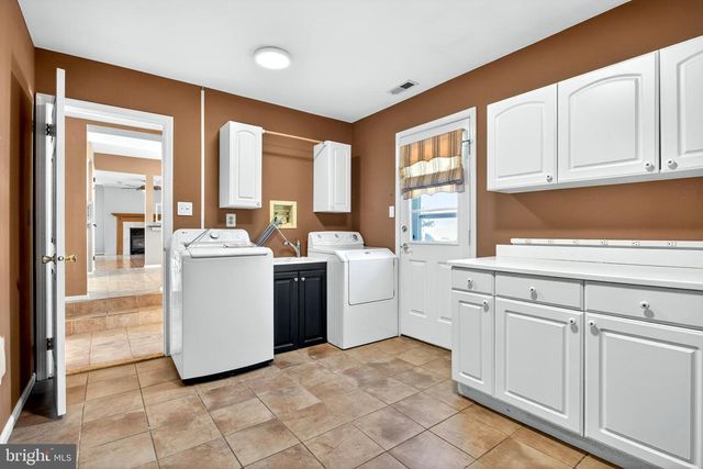 14 HILLIARD WAY, Sewell, NJ 08080