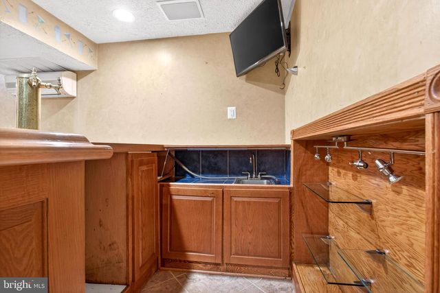 14 HILLIARD WAY, Sewell, NJ 08080