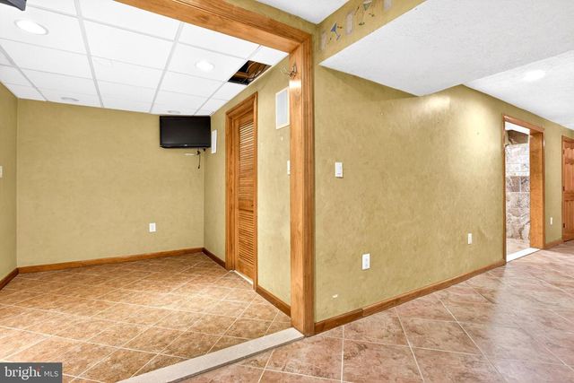 14 HILLIARD WAY, Sewell, NJ 08080