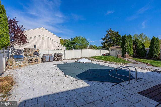 14 HILLIARD WAY, Sewell, NJ 08080