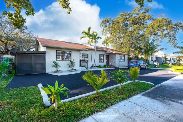 6378 Moseley Street, Hollywood, FL 33024