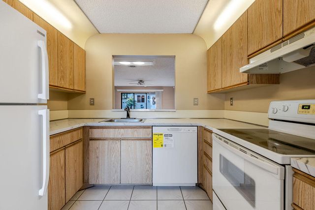 6378 Moseley Street, Hollywood, FL 33024