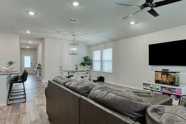 5615 Chase Falls, San Antonio, TX 78266