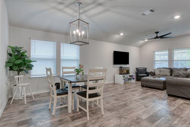 5615 Chase Falls, San Antonio, TX 78266