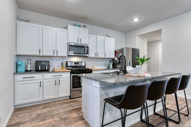 5615 Chase Falls, San Antonio, TX 78266