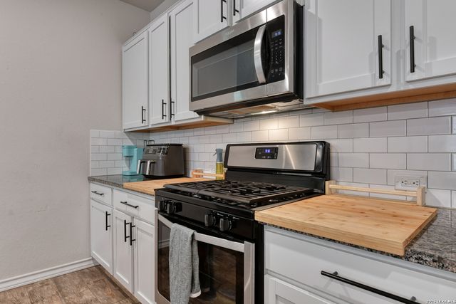 5615 Chase Falls, San Antonio, TX 78266