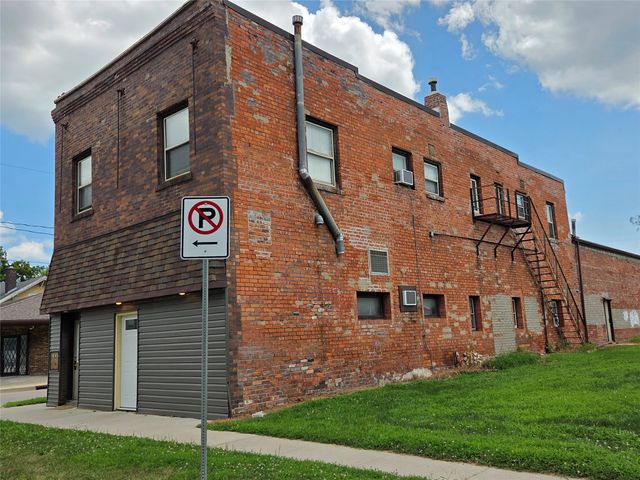 2447 E Walnut Street, Des Moines, IA 50317