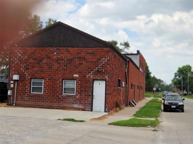 2447 E Walnut Street, Des Moines, IA 50317