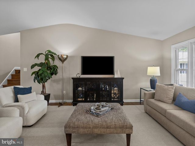 13203 FOXHALL DR, Silver Spring, MD 20906