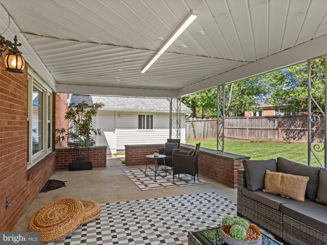 13203 FOXHALL DR, Silver Spring, MD 20906