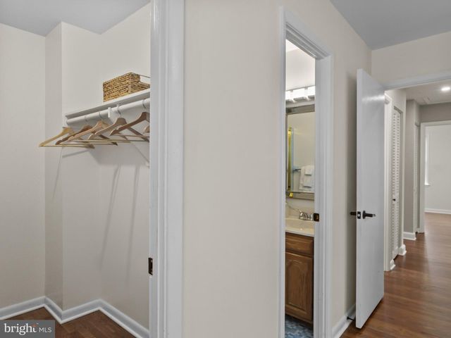 13203 FOXHALL DR, Silver Spring, MD 20906