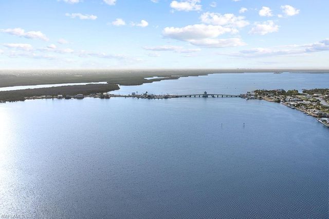 2821 Bruce ST, Matlacha, FL 33993