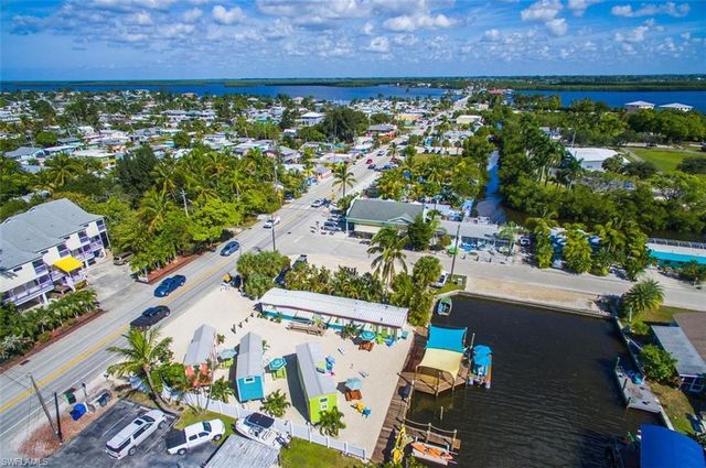 2821 Bruce ST, Matlacha, FL 33993