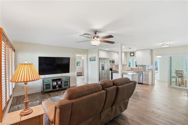 2821 Bruce ST, Matlacha, FL 33993