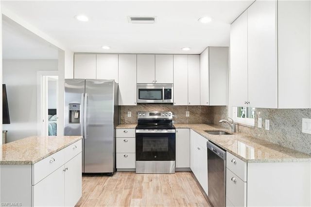 2821 Bruce ST, Matlacha, FL 33993