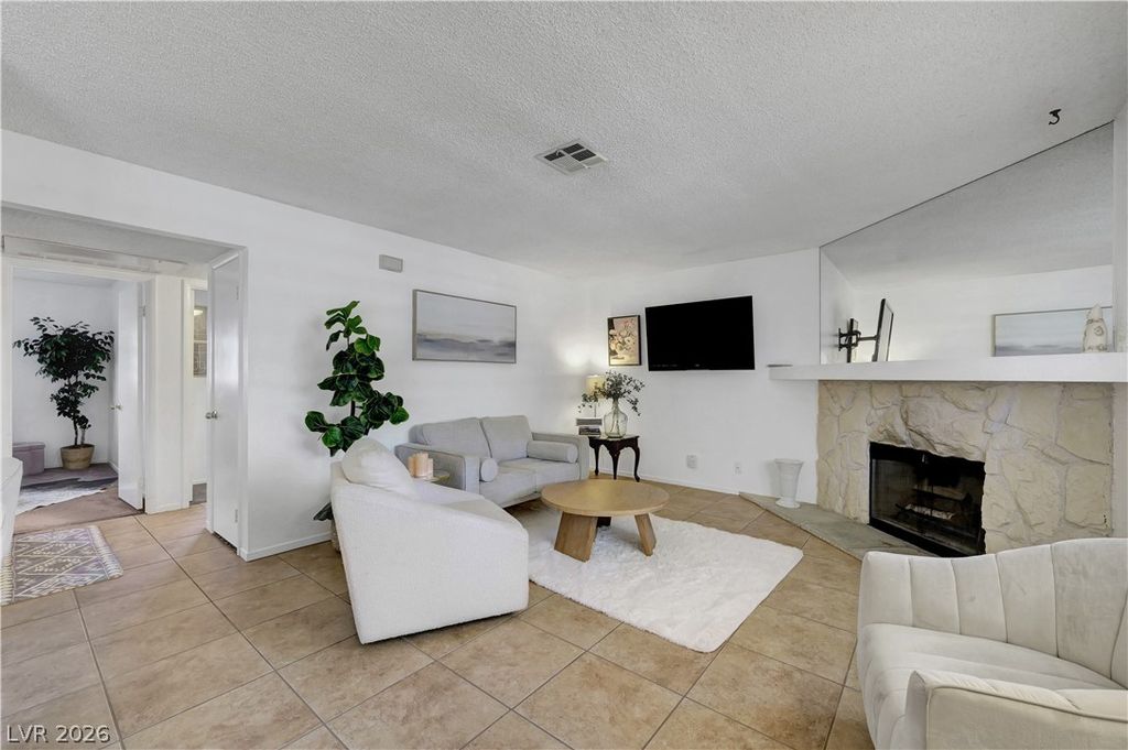 1108 North Cimarron Road 101, Las Vegas, NV 89128 — exterior