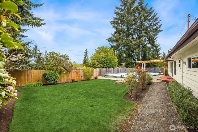9750 SE 41st Street, Mercer Island, WA 98040