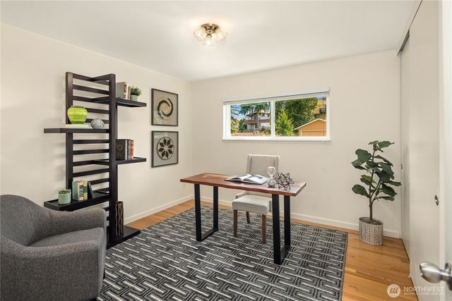 9750 SE 41st Street, Mercer Island, WA 98040