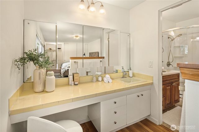 9750 SE 41st Street, Mercer Island, WA 98040