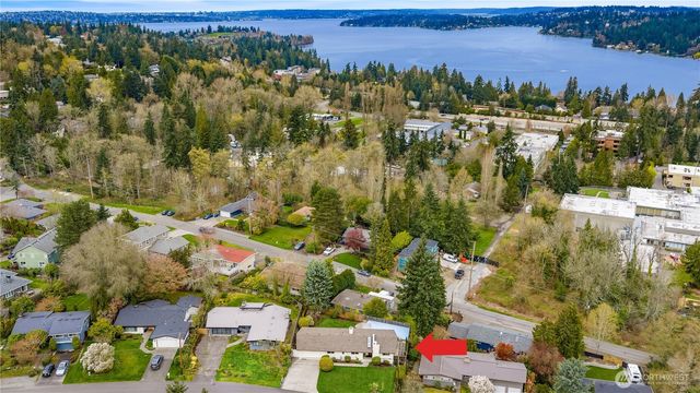9750 SE 41st Street, Mercer Island, WA 98040