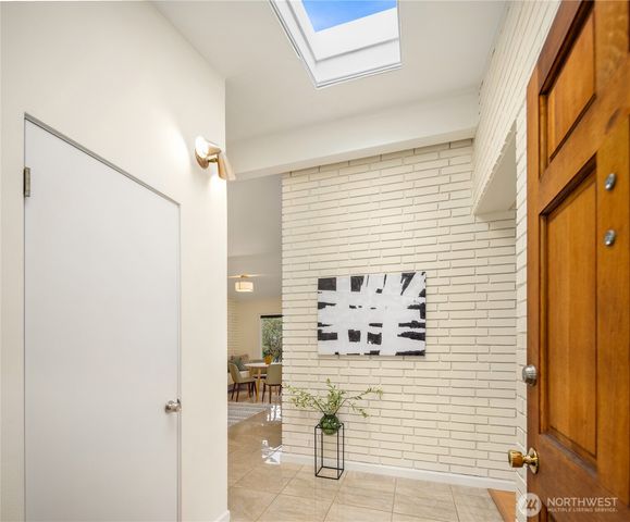 9750 SE 41st Street, Mercer Island, WA 98040