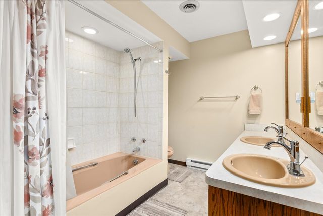 24840 S Hemphill Drive, Elwood, IL 60421