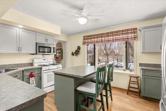 24840 S Hemphill Drive, Elwood, IL 60421