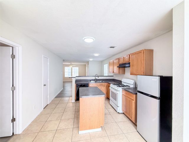 1023 Verde Trails Drive, Houston, TX 77073